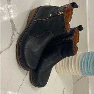 Women’s Pikolinos boots